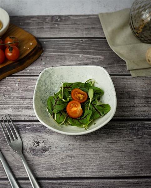 Салатник квадратный 16CM                                             