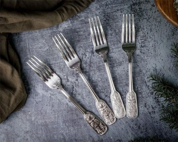 Вилка десертная