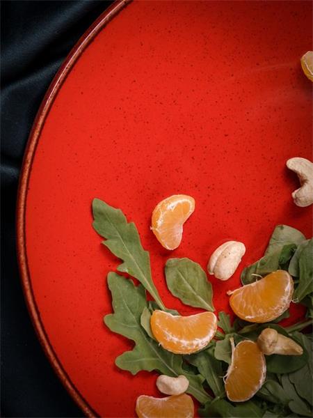 Тарелка 28 см безбортовая фарфор цвет красный Seasons