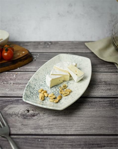 Тарелка прямоугольная 23 CM                                      