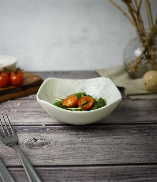 Салатник квадратный 16CM                                             